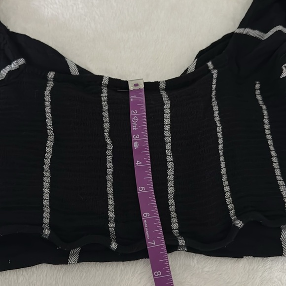 Volcom Black and White Ruffled Tie Front Crop Blouse - Picture 6 of 7